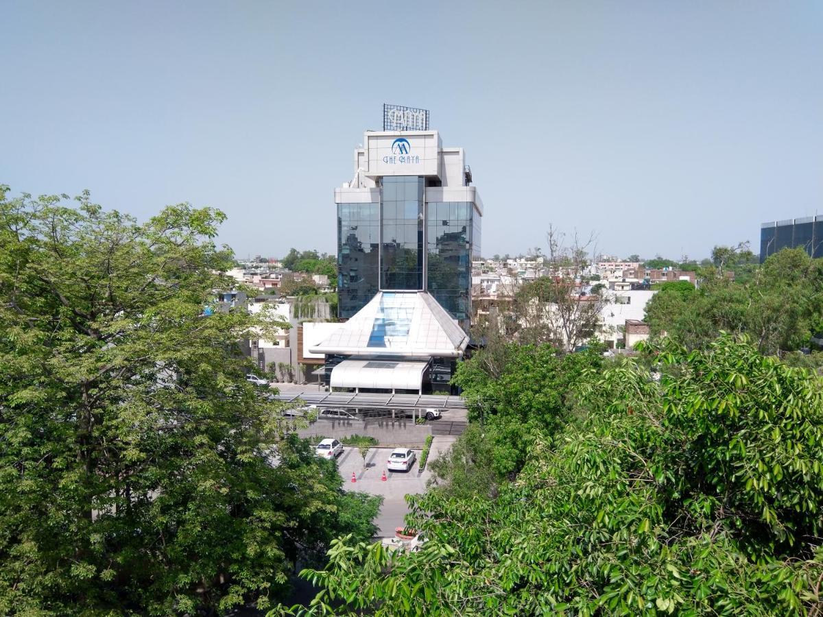 The Maya Hotel Джаландхар Екстериор снимка