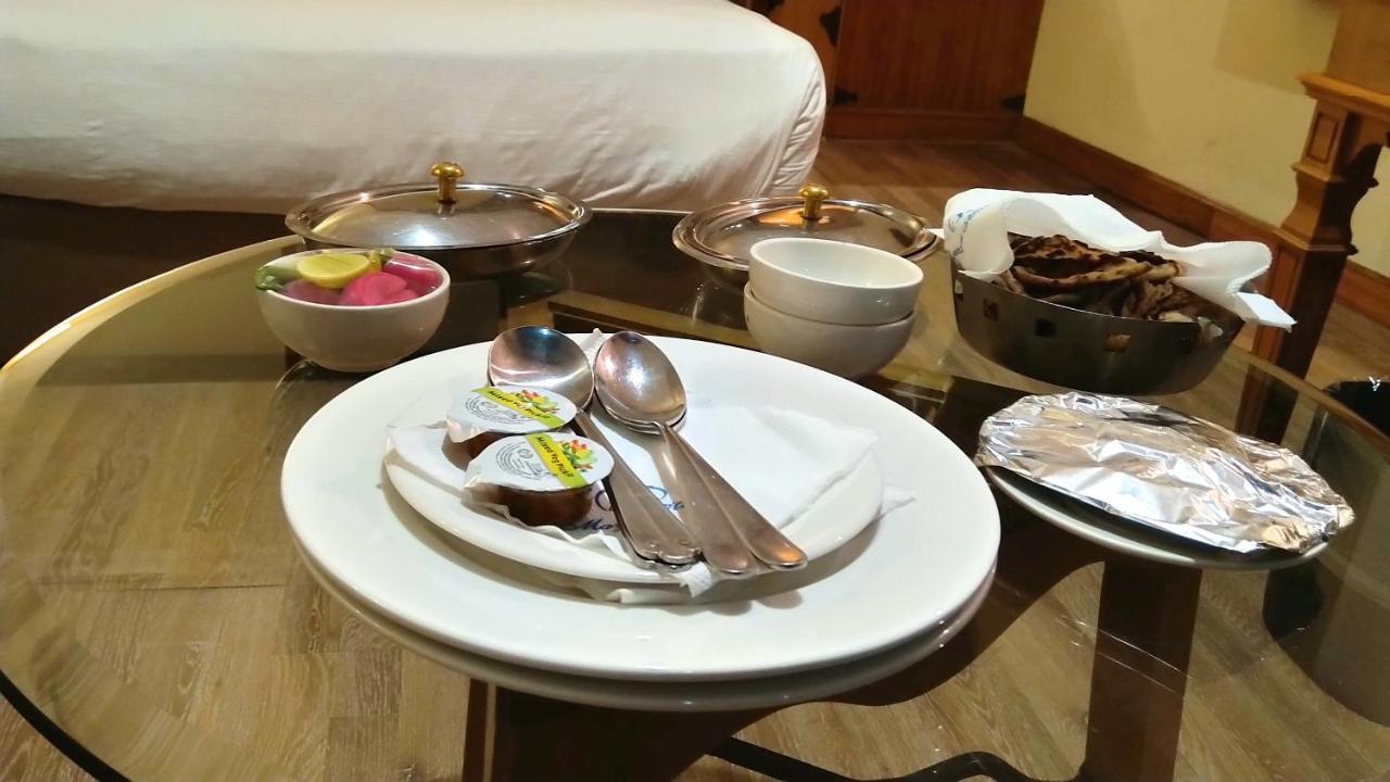 The Maya Hotel Джаландхар Екстериор снимка