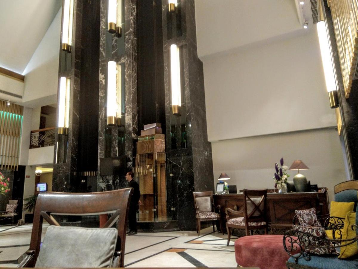 The Maya Hotel Джаландхар Екстериор снимка