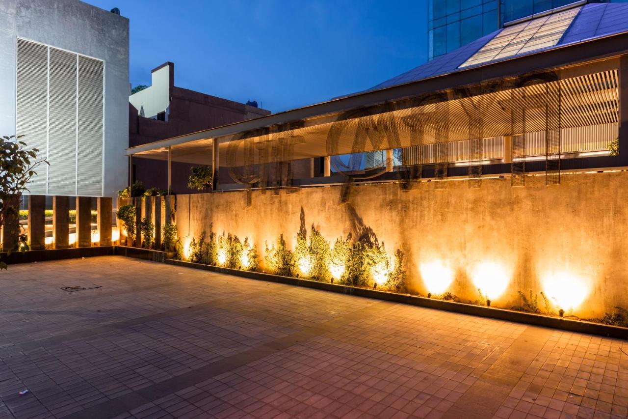 The Maya Hotel Джаландхар Екстериор снимка