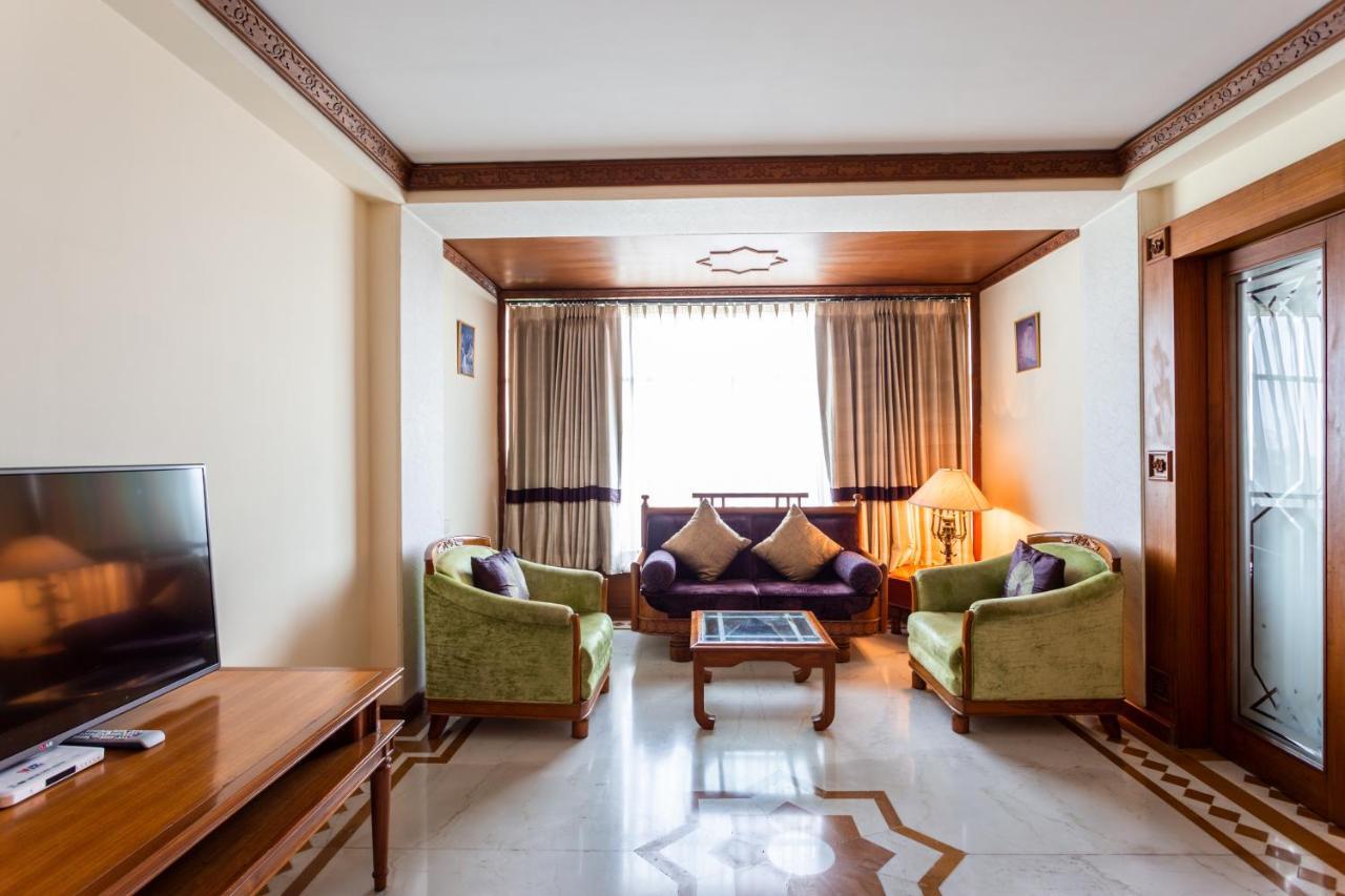 The Maya Hotel Джаландхар Екстериор снимка