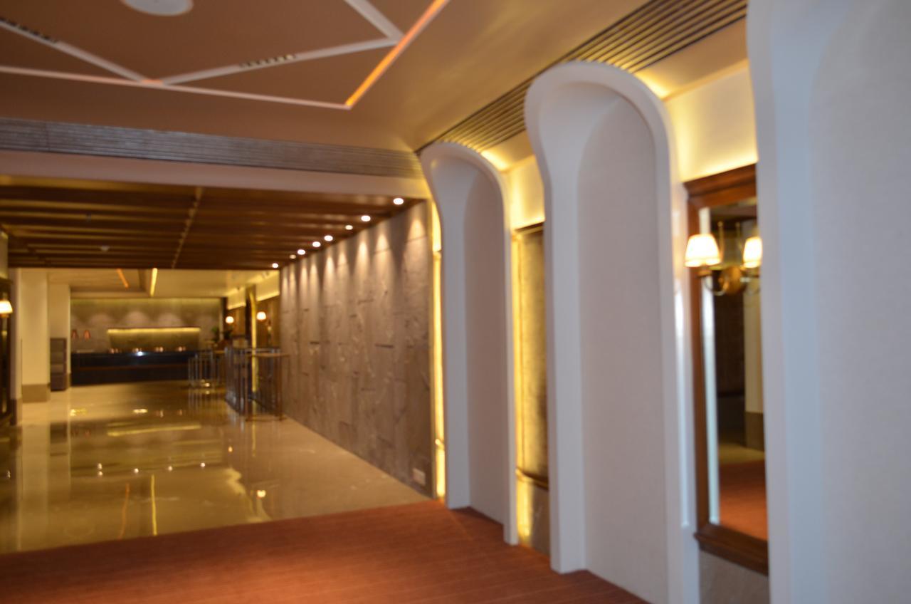 The Maya Hotel Джаландхар Екстериор снимка